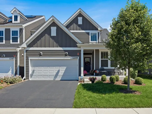 1249 Josiah Rd, Naperville, IL 60563