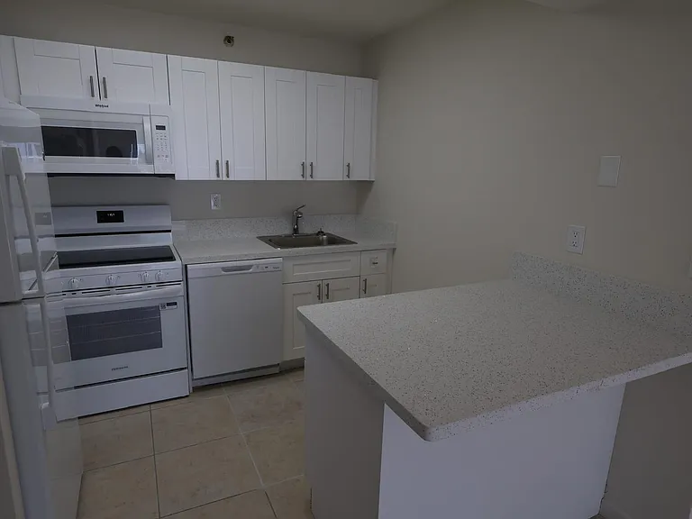Douglas Cove — Photo 16