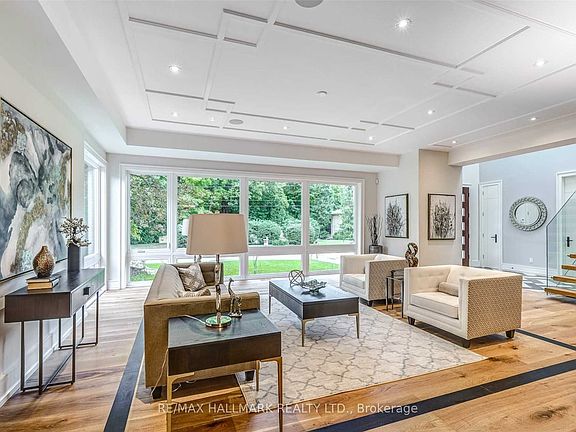 5th image of 31 Timberlane Dr