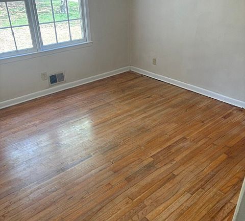 2nd image of 668 Meadowbrook Dr