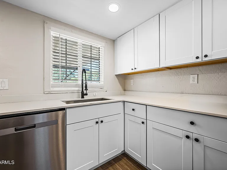 750 W 1st Pl — Photo 9