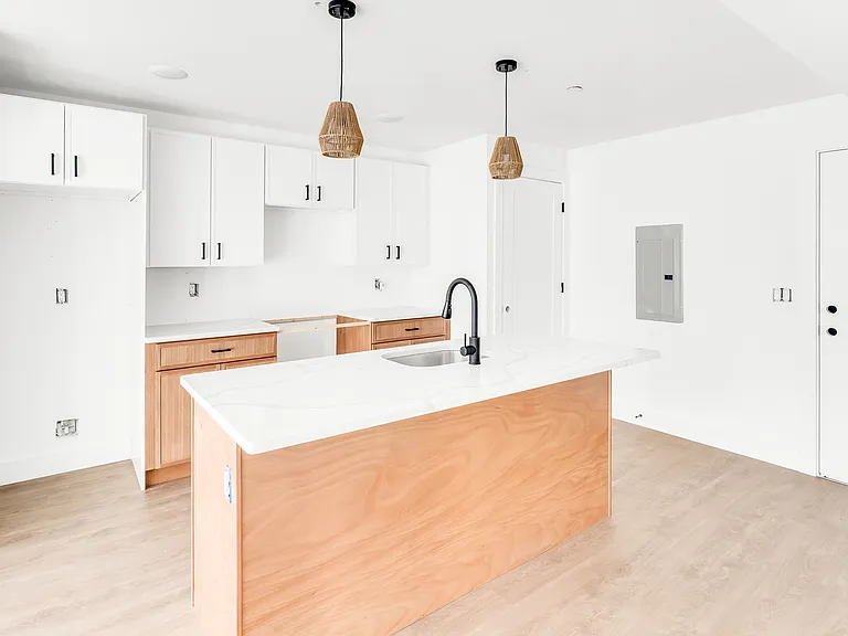 2520 N Front St — Photo 8