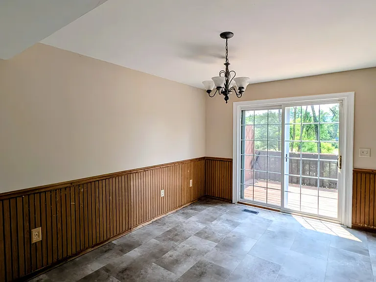 1816 Lakeside Dr — Photo 4