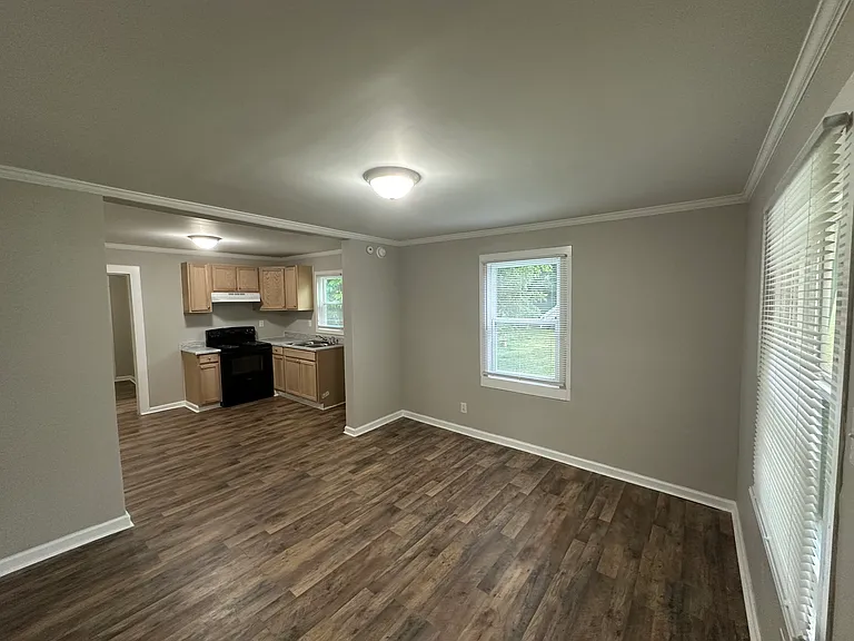 420 Airline Ave — Photo 16