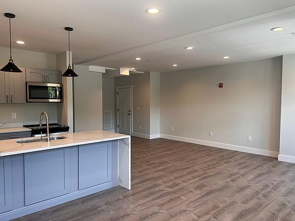 4th image of 530 N Main St #1