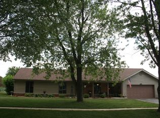 830 Maple Ln, Peotone, IL 60468