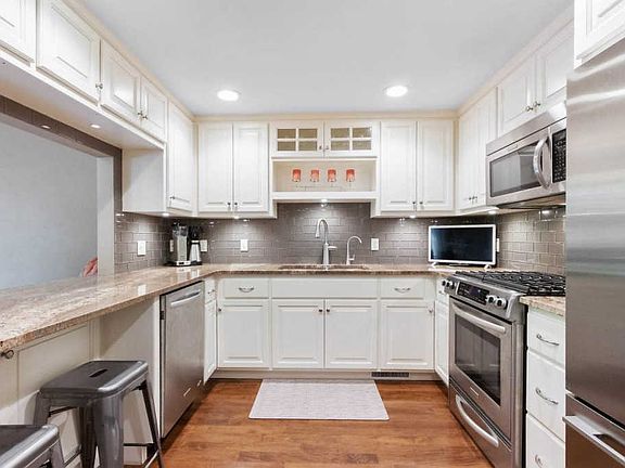 4th image of 14 Webster Heights Dr #14
