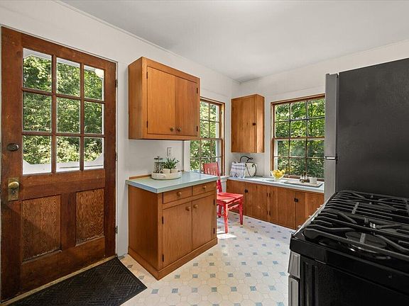 4th image of 89 F R Lillie Road