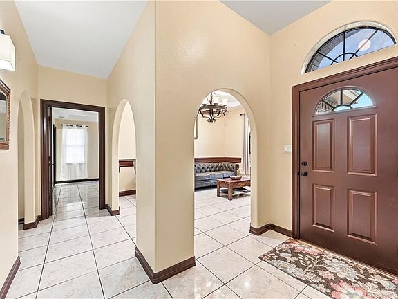 3rd image of 722 Apache Dr