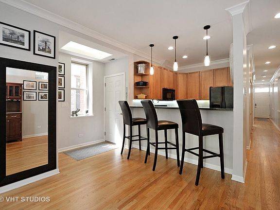 3rd image of 3852 W Wrightwood Ave #2