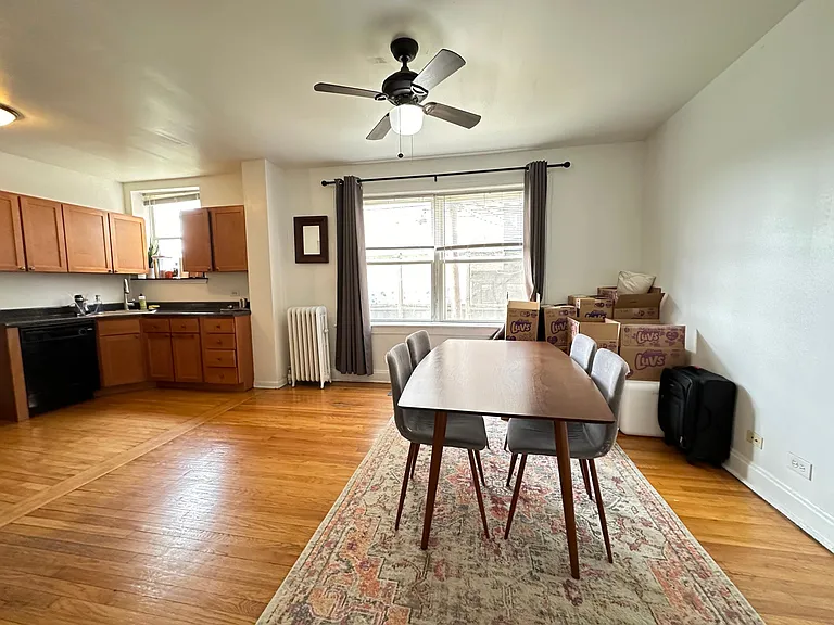3744.5 N Pine Grove Ave #2N — Photo 2