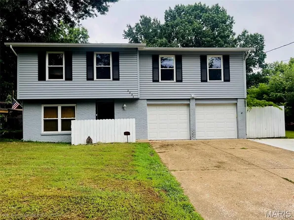 2890 Tommy Dr, Arnold, MO 63010