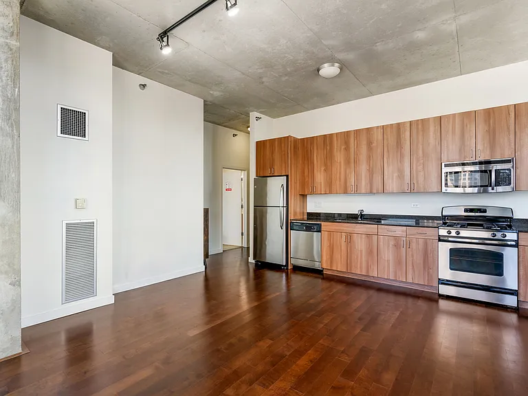 235 W Van Buren St #2915 — Photo 4