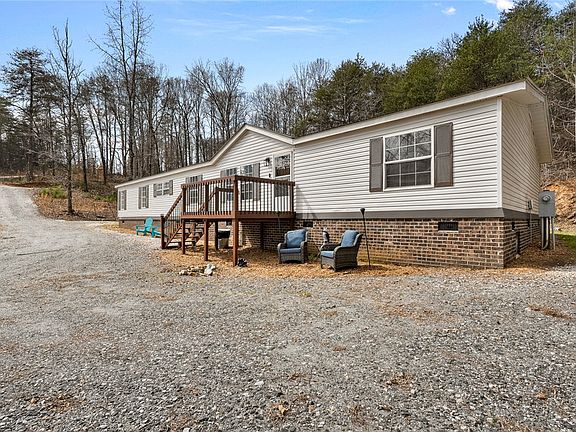 4th image of 121 Wild Fern Rd