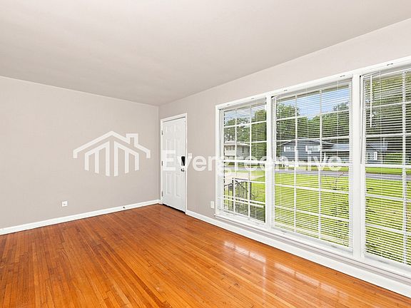 3rd image of 1021 Hagwood Rd