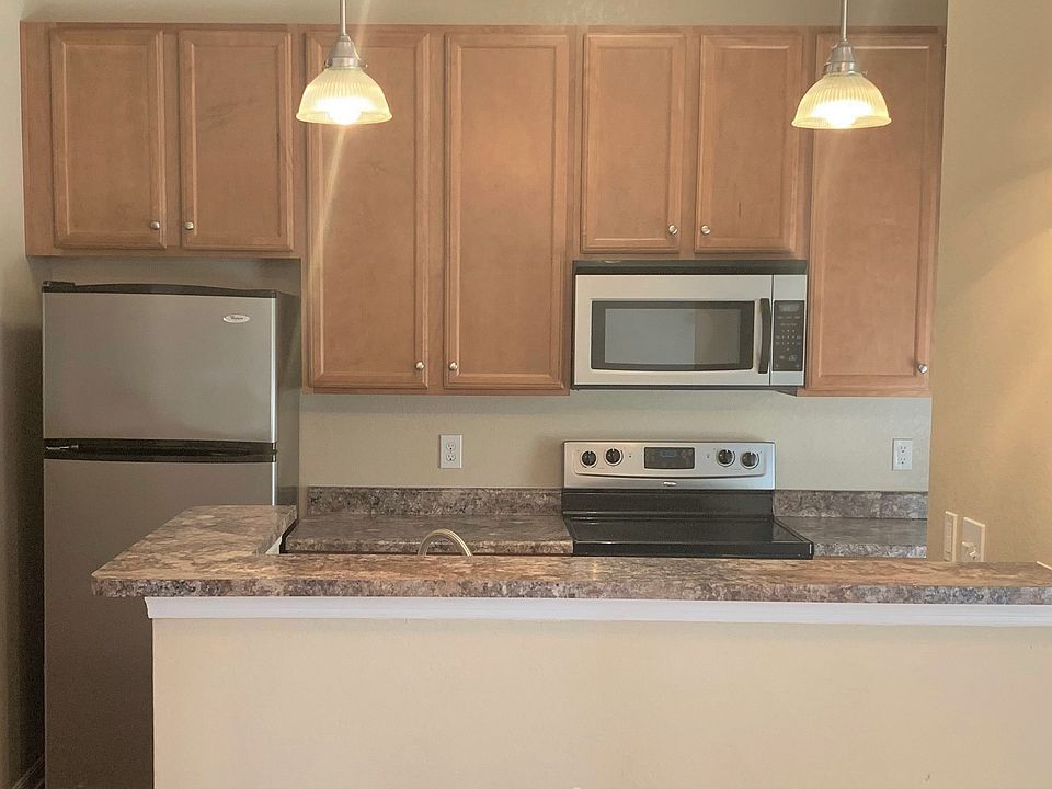 1st image of 1109 Fountain Lake Dr