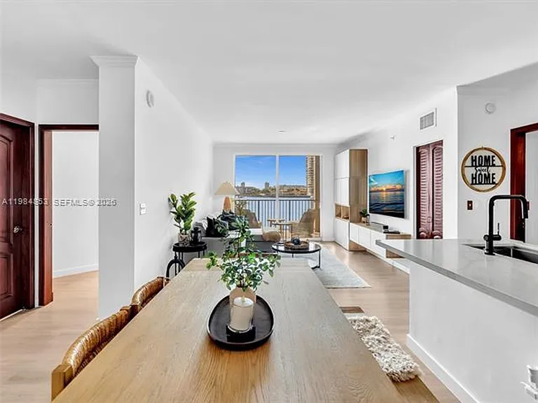 17150 N Bay Rd #2205 — Photo 22
