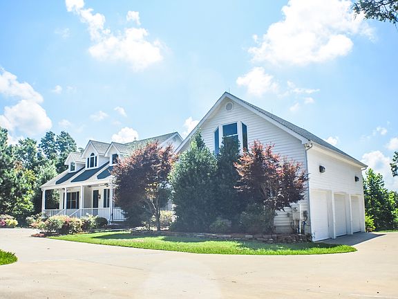 3rd image of 615 County Road 102