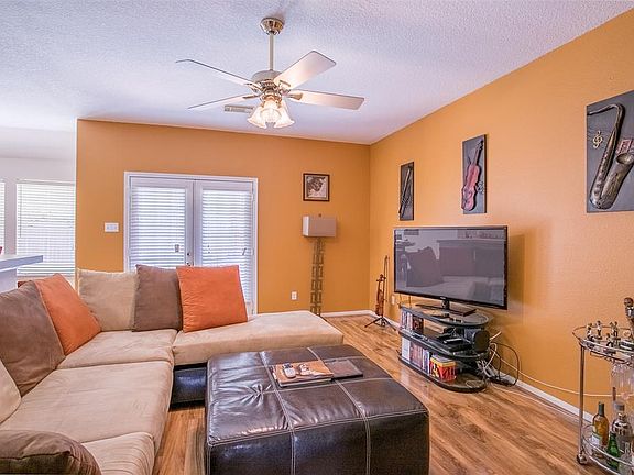 3rd image of 6611 Harpers Dr
