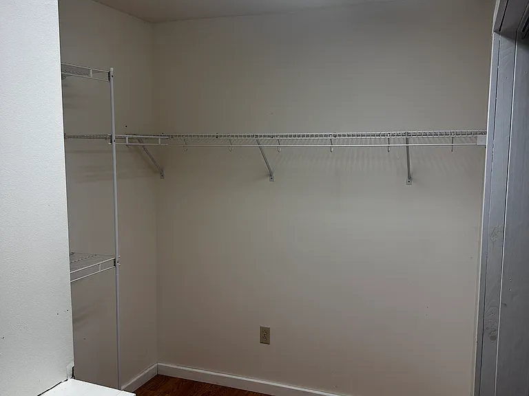 411 Main St #B — Photo 10