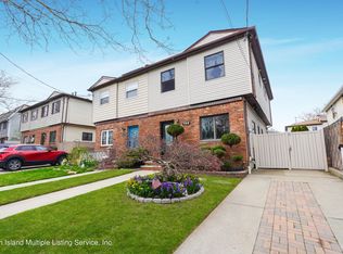 708 Drumgoole Rd W, Staten Island, NY 10312