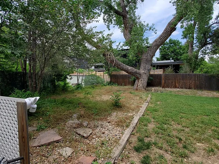 Alpine Ave (Triplex) — Photo 10