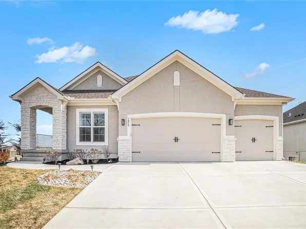 1013 Churchill Cir, Raymore, MO 64083