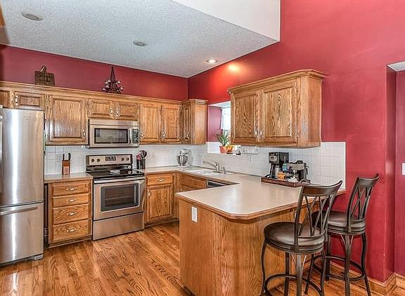 5th image of 1010 Black Oak Dr