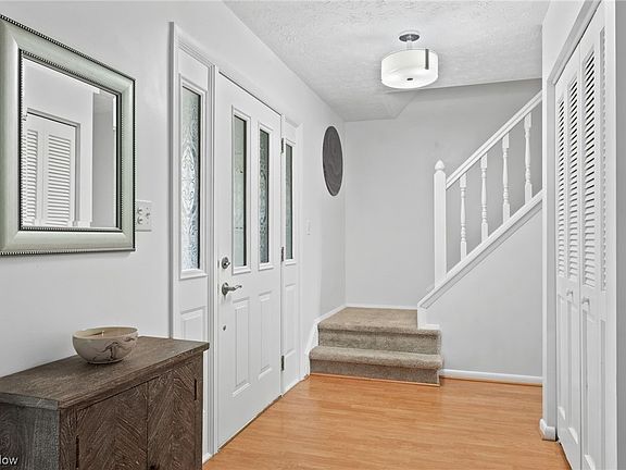 2nd image of 6296 Foxwood Ct