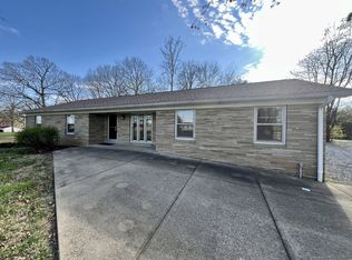 658 N Broadway St, Portland, TN 37148