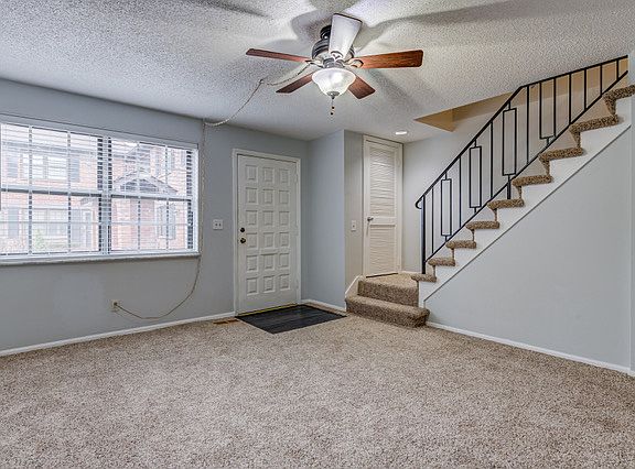 3rd image of 7947 Royal Arms Ct