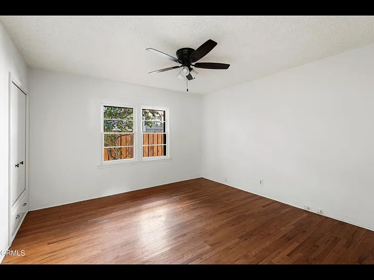 1563 Valencia Ave — Photo 2