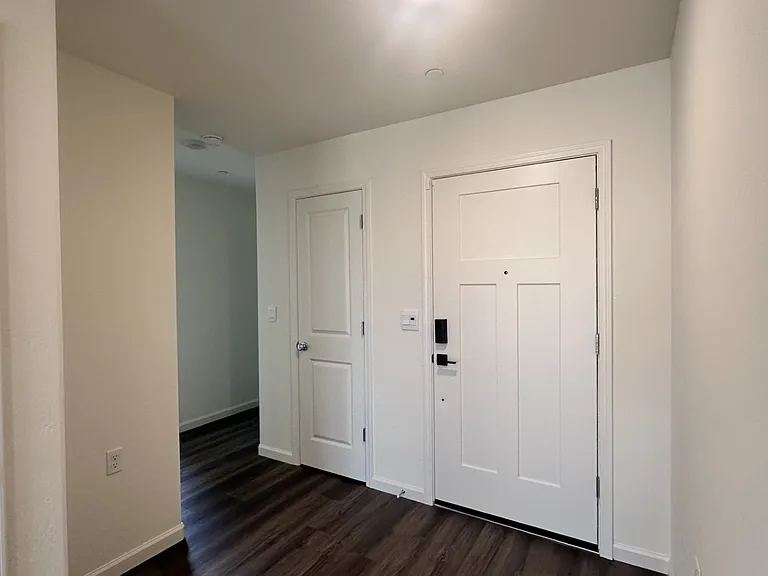 651 Skyler Ln — Photo 9