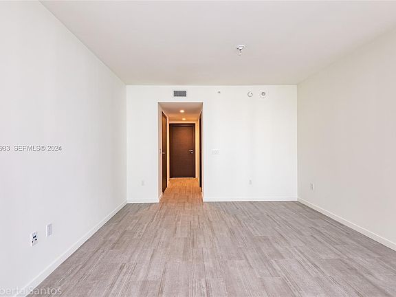 4th image of 1000 Brickell Plz Unit 2902