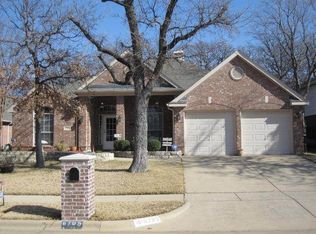 6705 Forest Park Dr, Arlington, TX 76001