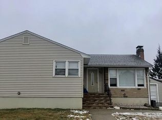 95 Stark Ave, Revere, MA 02151