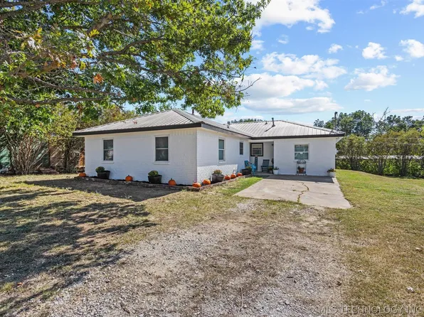 110 E Main St, Achille, OK 74720