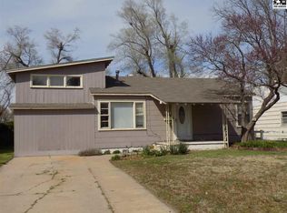 814 W 19th Ave, Hutchinson, KS 67502