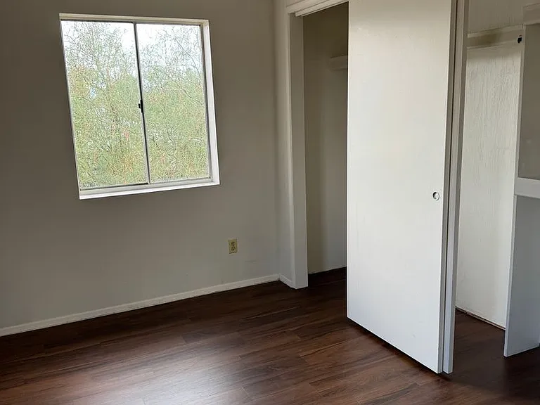 3208 E Almartin St — Photo 9
