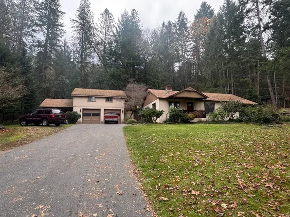 7755 Rogue River Hwy, Grants Pass, OR 97527