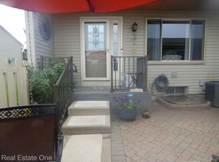 25182 Jefferson Ct UNIT 1, South Lyon, MI 48178
