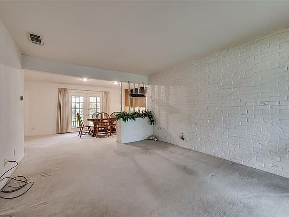 4th image of 801 Wisteria Way