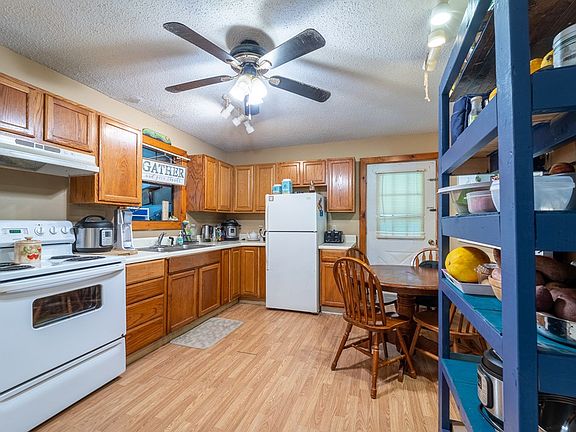 5th image of 875 Felix Rd