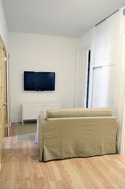 2nd image of 46 W 37th St APT 3RW
