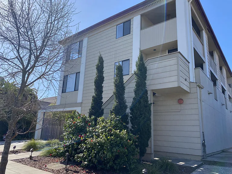 1117 Laguna Ave #5 — Photo 35