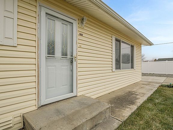 5th image of 3201 Nolene Dr
