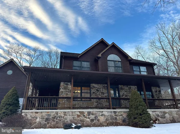 761 Timberlake Dr, New Creek, WV 26743