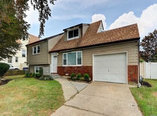 147 E Hudson St, Long Beach, NY 11561