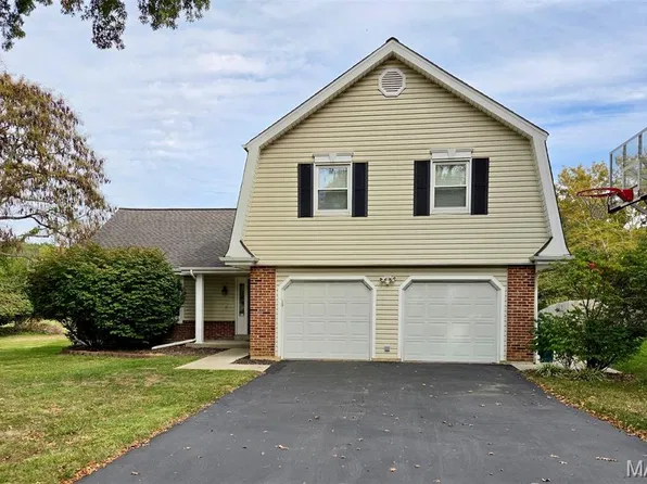 15056 Isleview Dr, Chesterfield, MO 63017