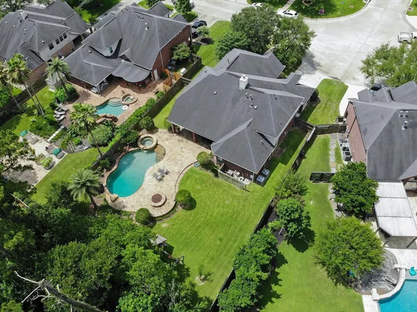 2318 River Blossom Ln, Kingwood, TX 77345